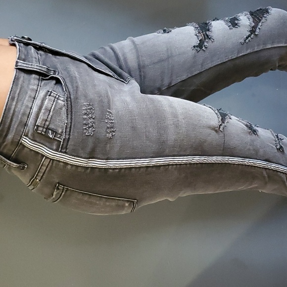 Kancan woman's gray black distressed crop stretch jeans size 27 - Picture 2 of 16